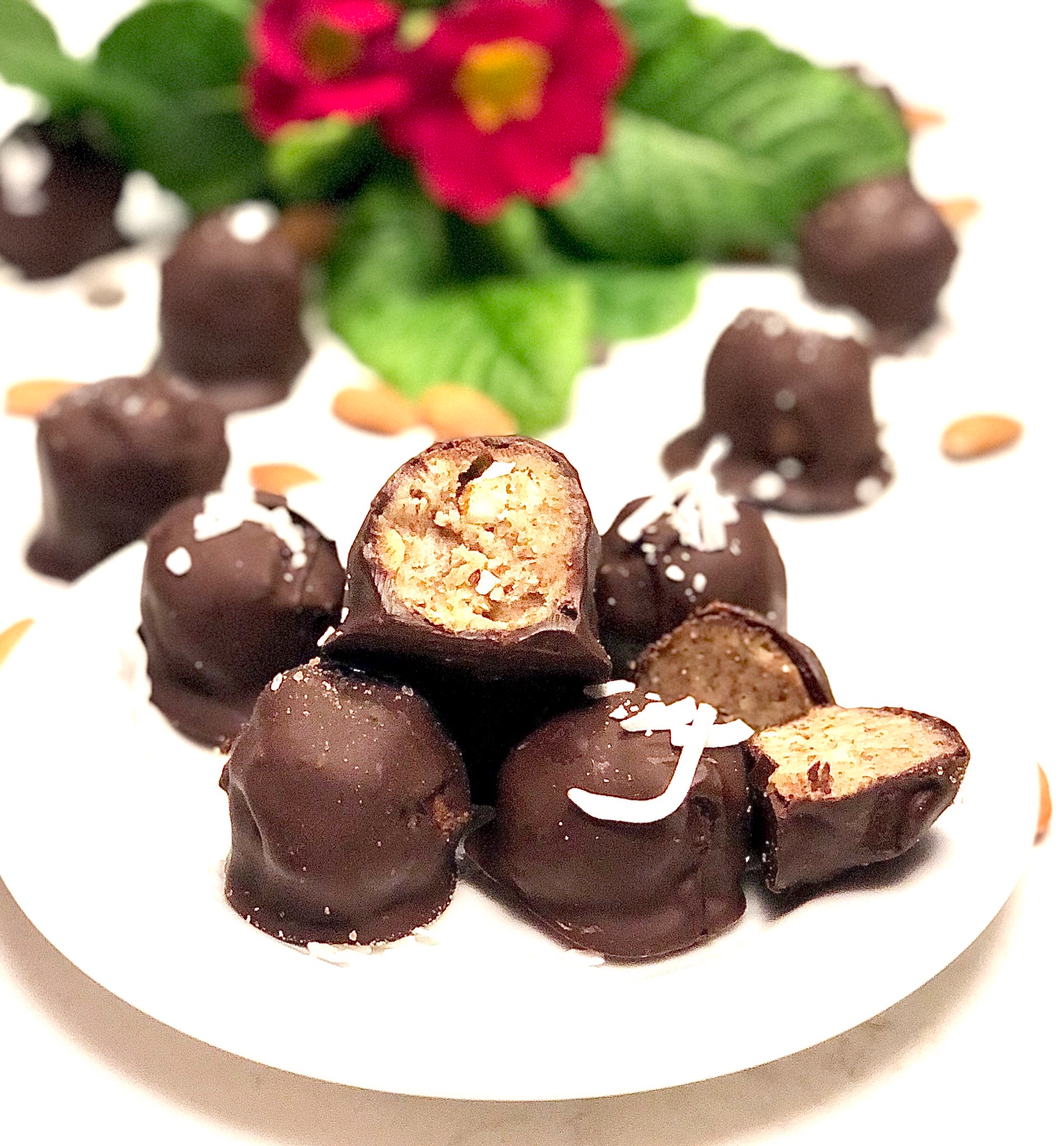 Low-Carb Chocolate Almond Truffles
